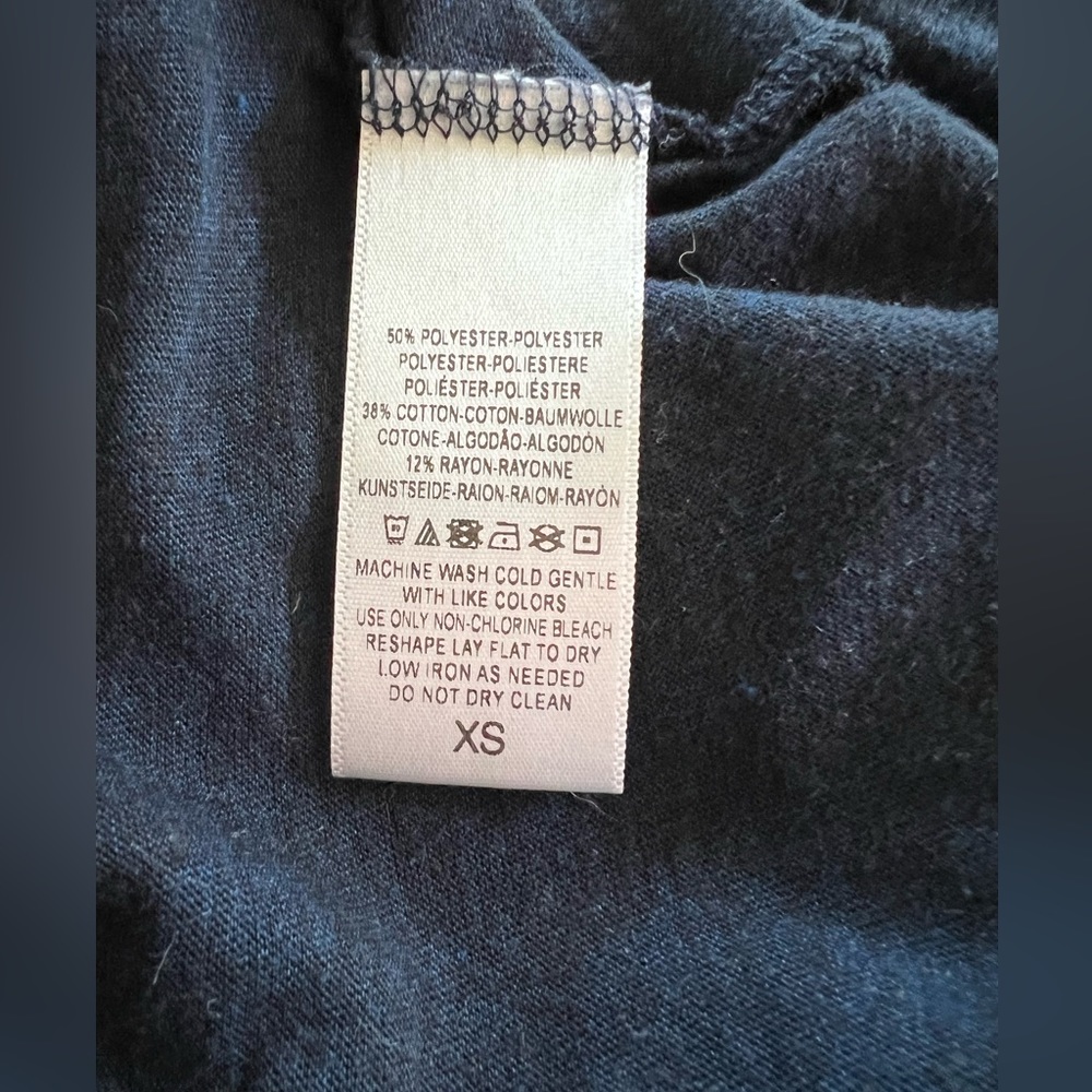 URBAN OUTFITTERS v-neck tee with ribbon across the back, navy burnout, small - Picture 5 of 6